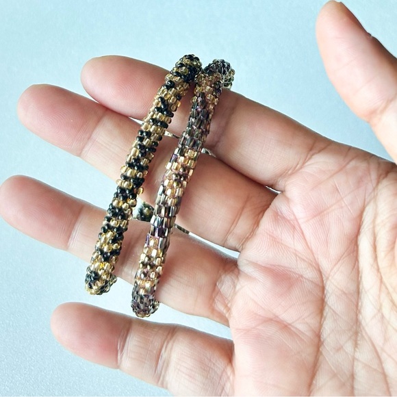 Roll On Glass Seed Bead Bracelet Set Gold and Black Beads 7” - Picture 3 of 5